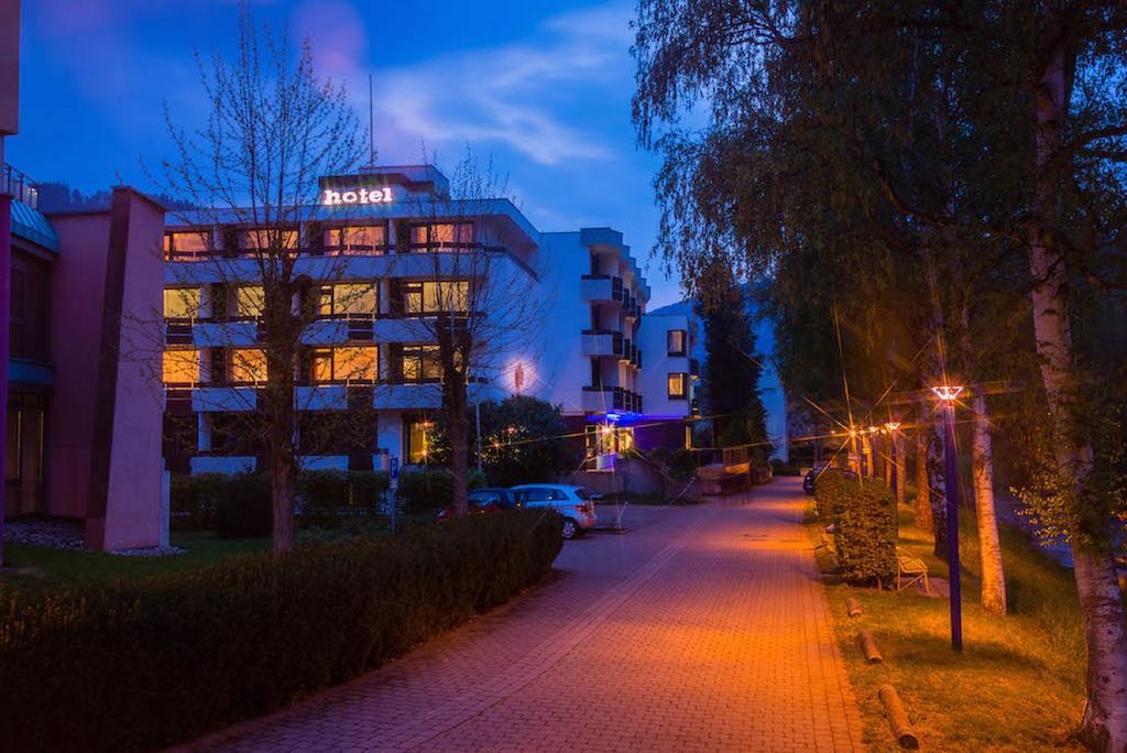 Kronen Hotel บาด ลีเบินเซลล์ ภายนอก รูปภาพ