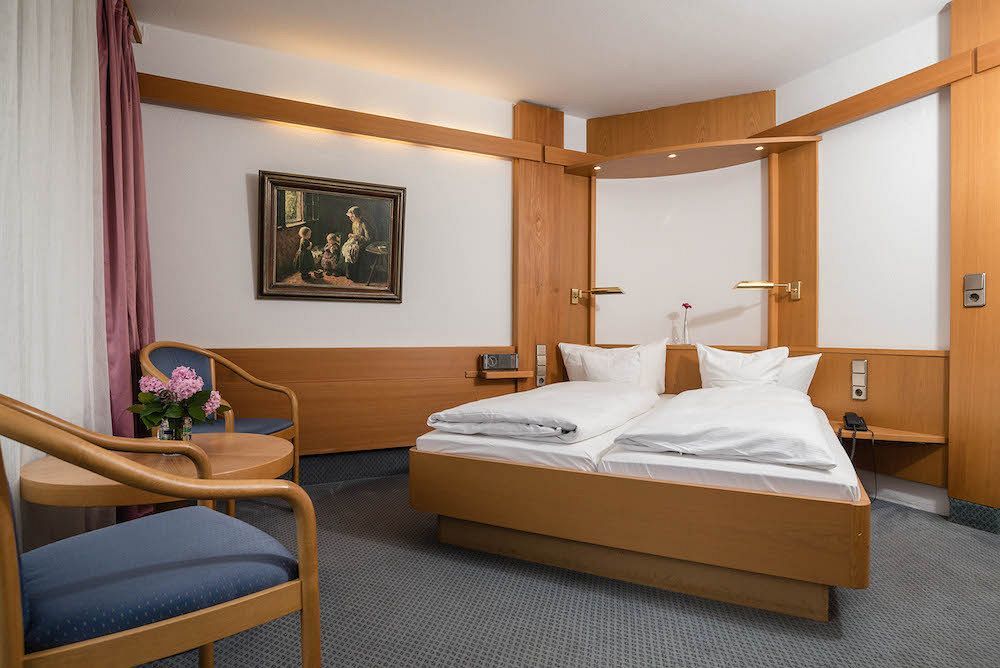 Kronen Hotel บาด ลีเบินเซลล์ ภายนอก รูปภาพ